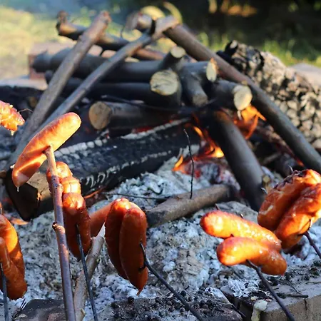 Kleine Weisse Doppelhaushaelfte * ブィドゴシュチュ