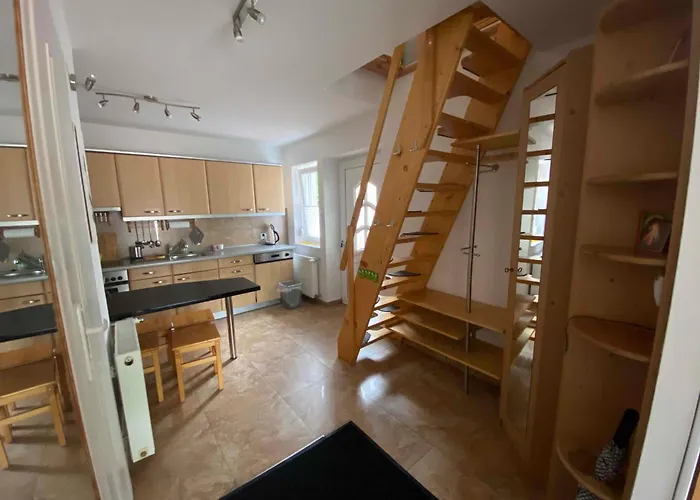 Kleine Weisse Doppelhaushaelfte Apartmán Čenstochová